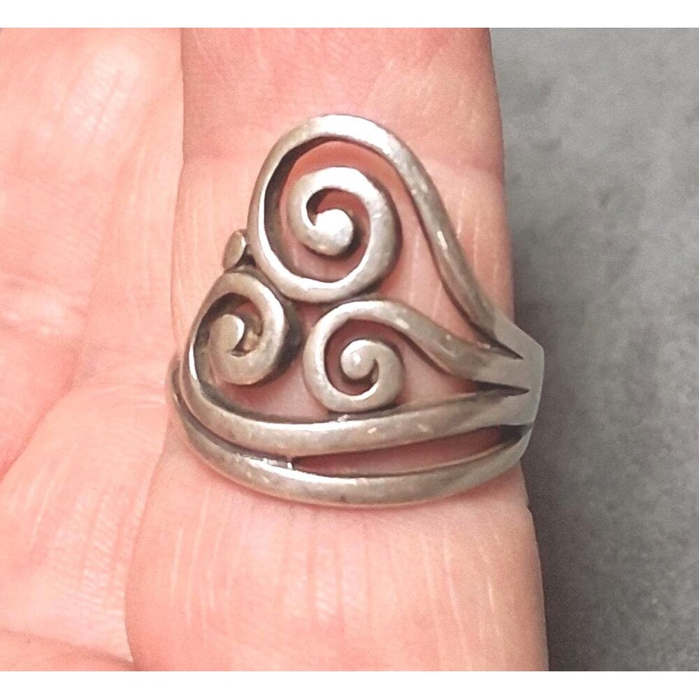 Vintage Sterling Openwork Ring Size 7.5 Asymmetrical Scrollwork